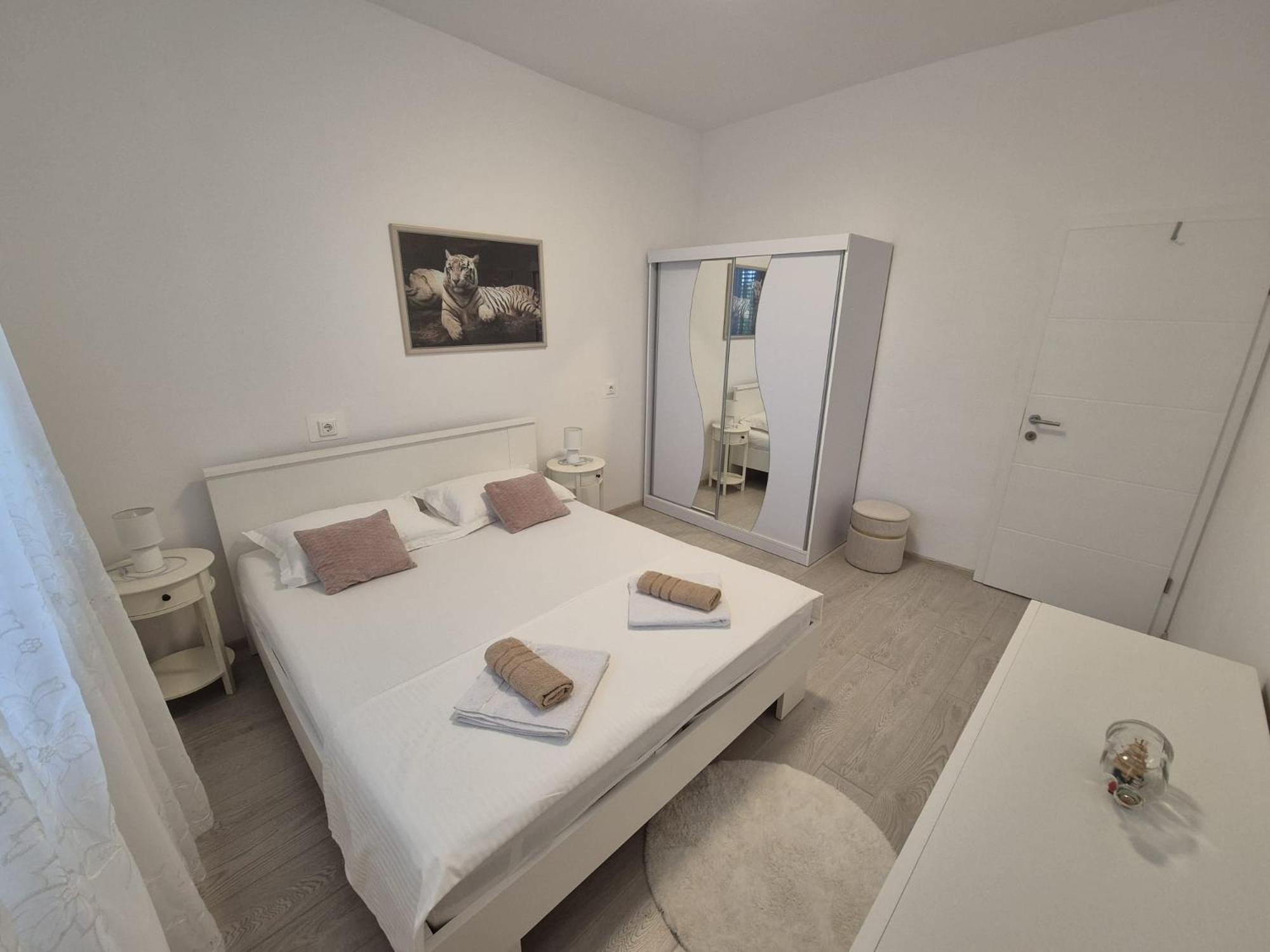 Lovely Apartment Омиш Экстерьер фото